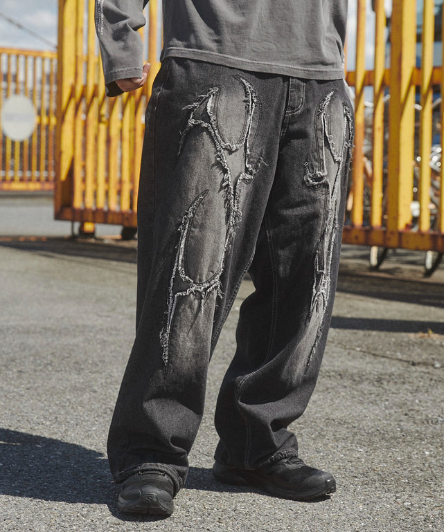 トライバルフリンジデニムパンツ/デニムブラック モデル：178cm L着用