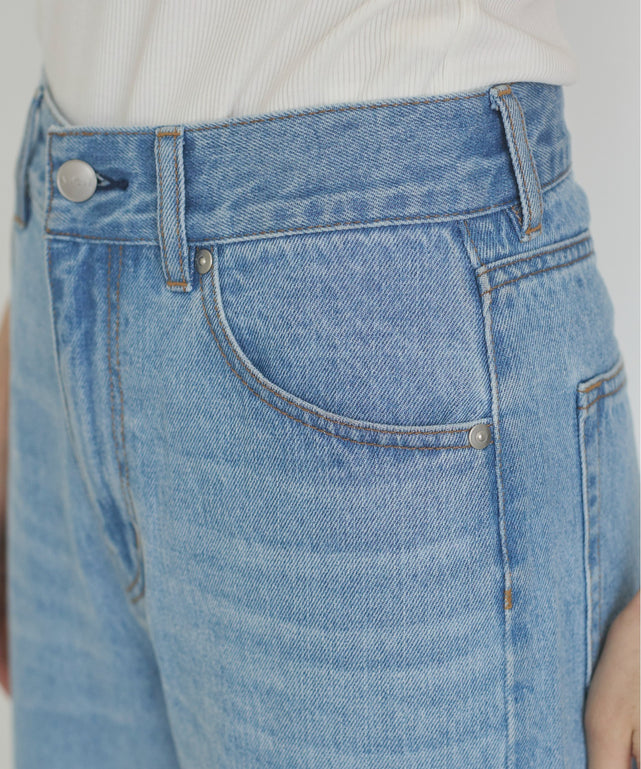 ストレートデニムパンツ