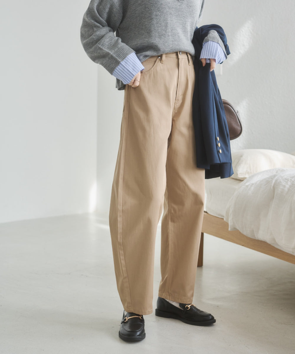 カーブチノパンツ