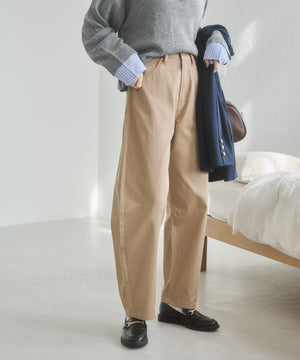 カーブチノパンツ