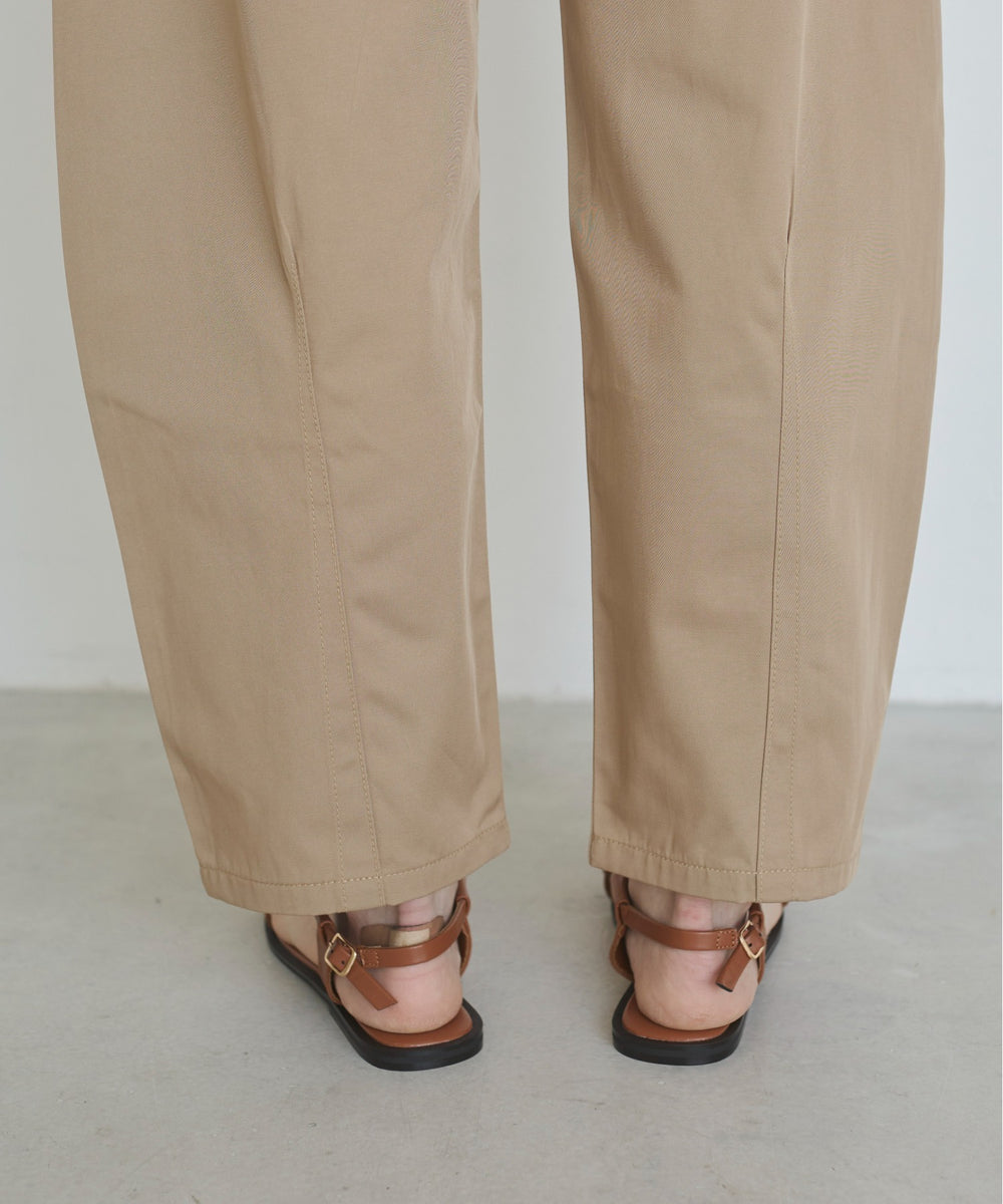 カーブチノパンツ