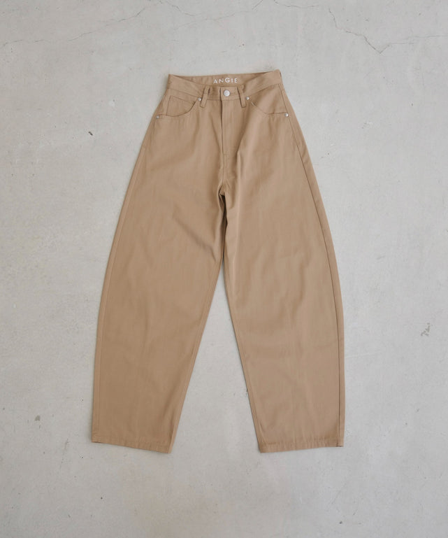 カーブチノパンツ