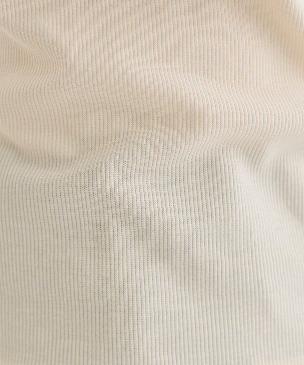 アシンメトリーカットアウトトップス
