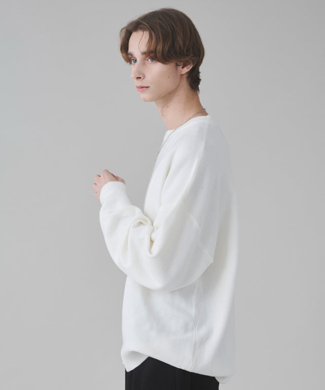 オフホワイト モデル：178cm L着用