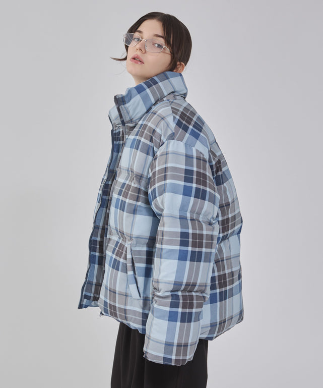 ブルーチェック１ モデル：162cm M着用