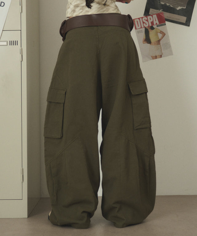 カーキ モデル：163cm S着用