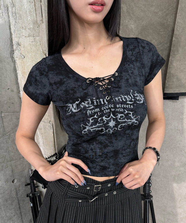 ゴシックアイコンレースアップTシャツ/ブラック モデル:168cm F着用