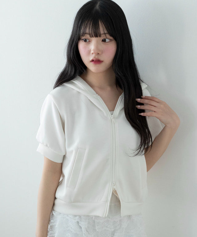 ホワイトアイボリー モデル：155cm F着用