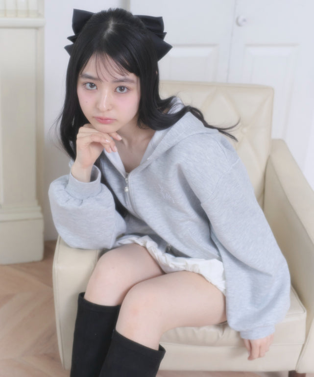 ダンボールレースパーカー/杢グレー モデル：160cm F着用