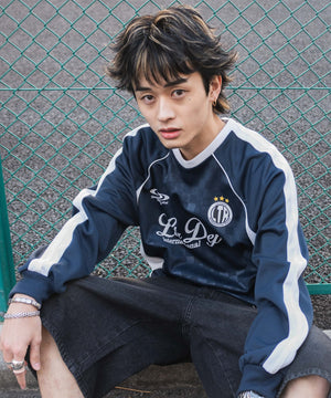 ネイビー　モデル:180cm L着用