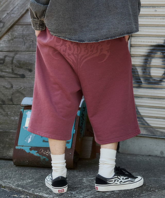 ピンク モデル：175cm L着用