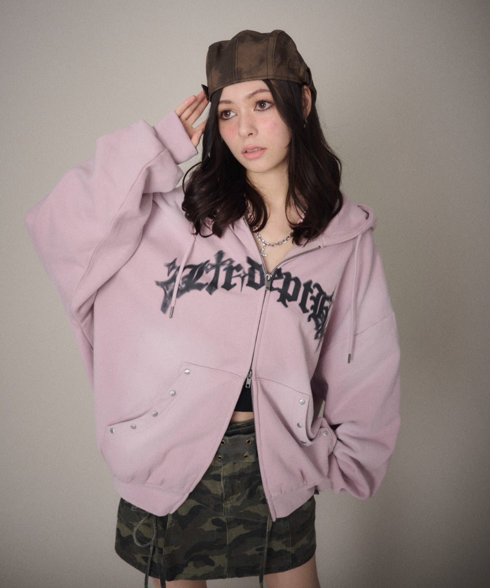 ピンク　モデル：163cm Mサイズ着用