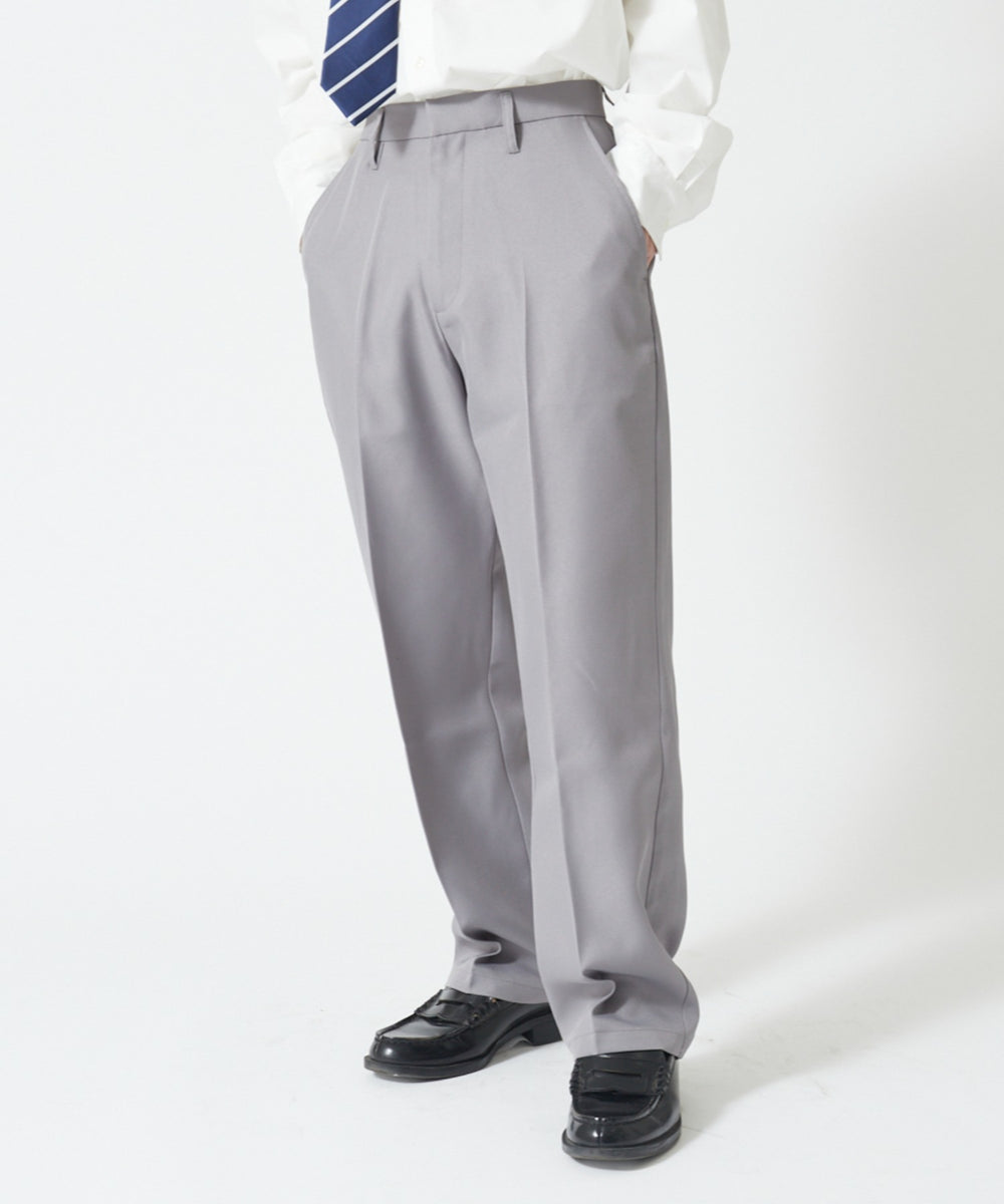 グレー モデル:167cm L着用