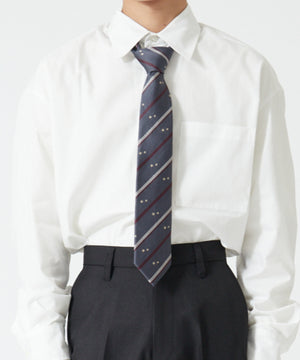 グレー