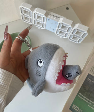 グレー