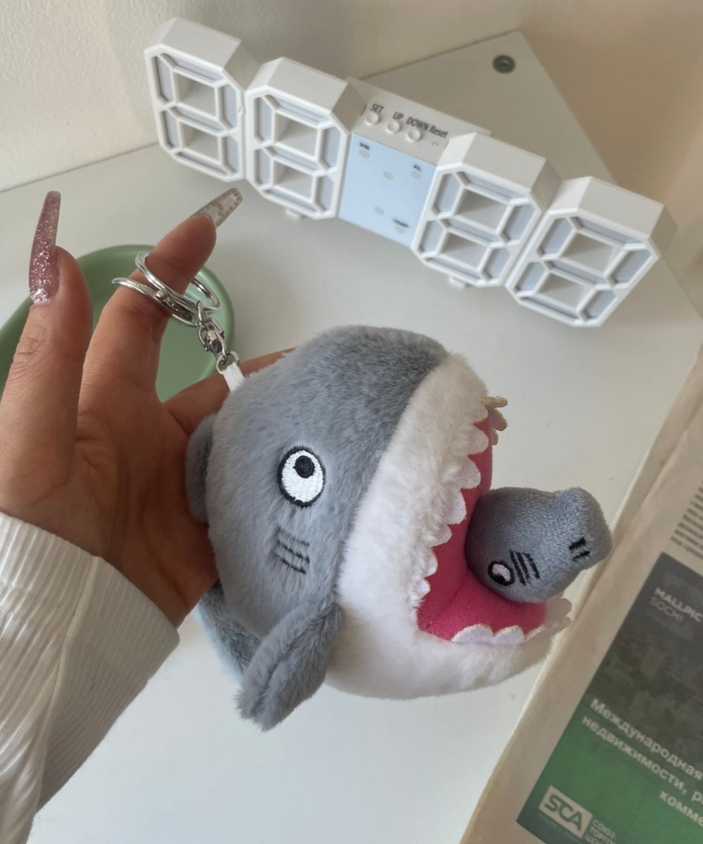 グレー