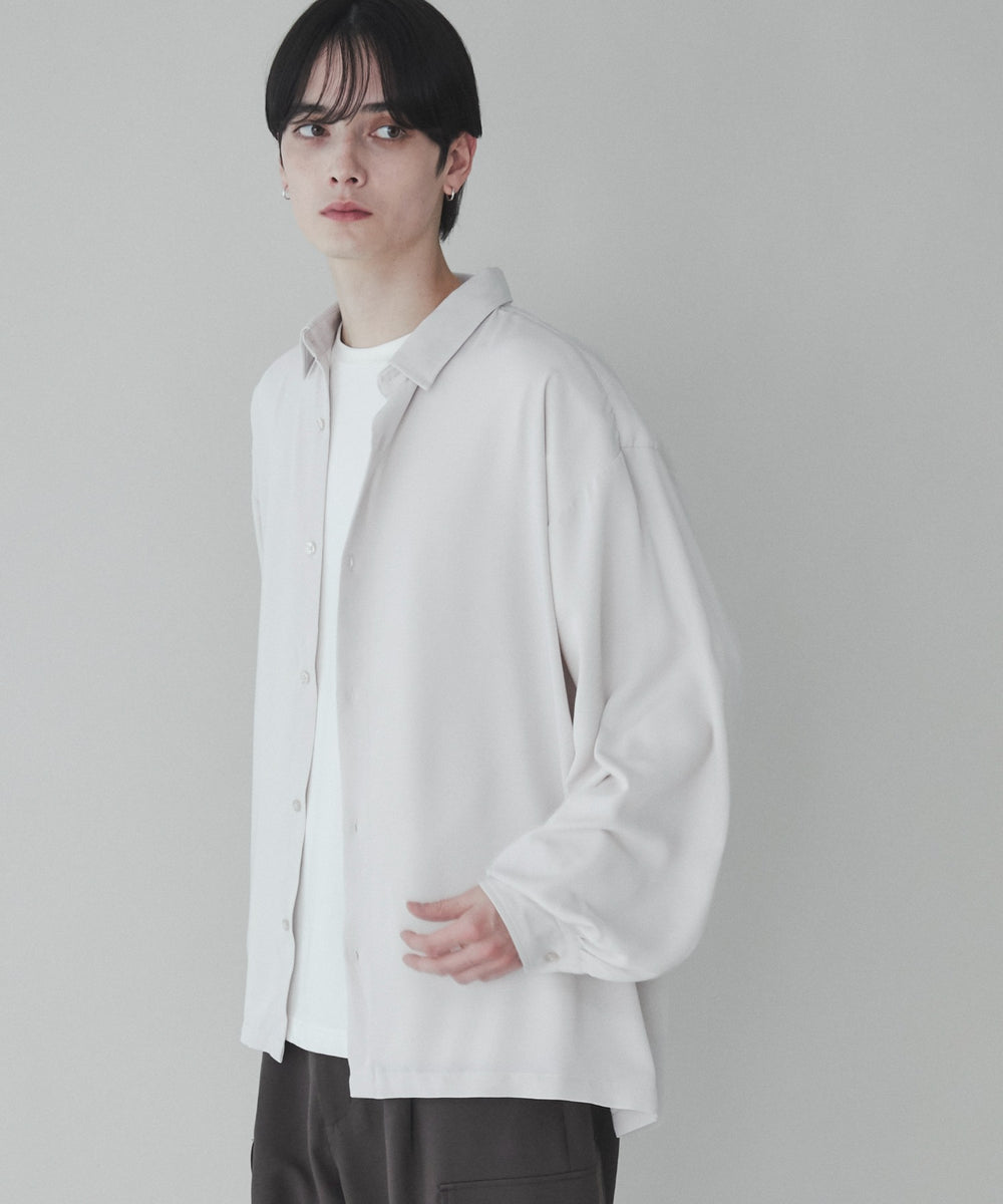 Lベージュ モデル：180cm L着用