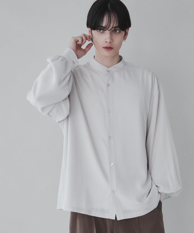 Lベージュ モデル：180cm L着用
