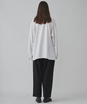 Lベージュ モデル：173cm L着用