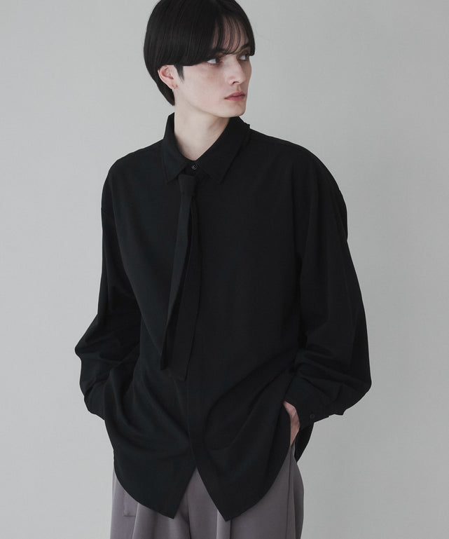 TRボウタイシャツ/ブラック モデル：180cm L着用