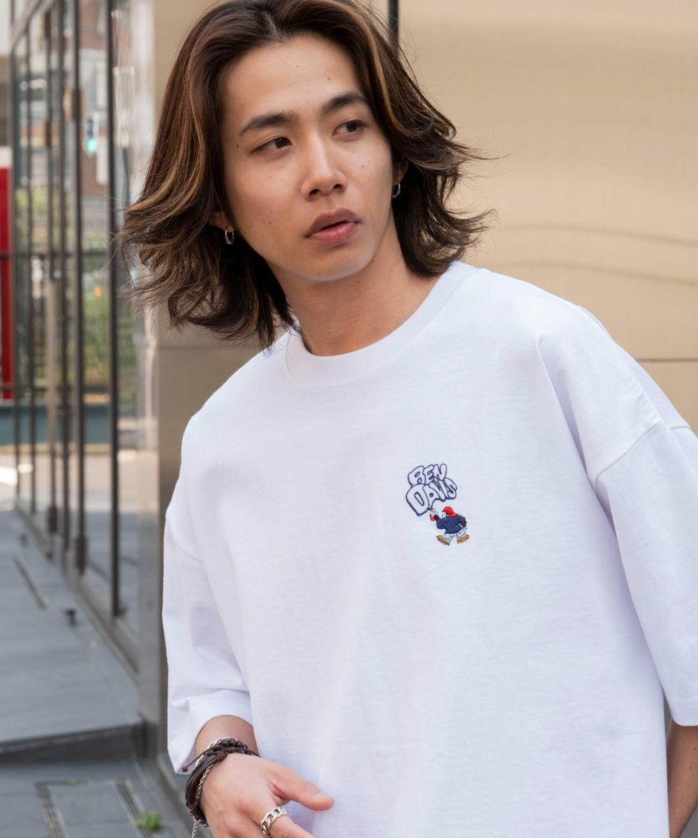 ホワイト　モデル:175cm L着用