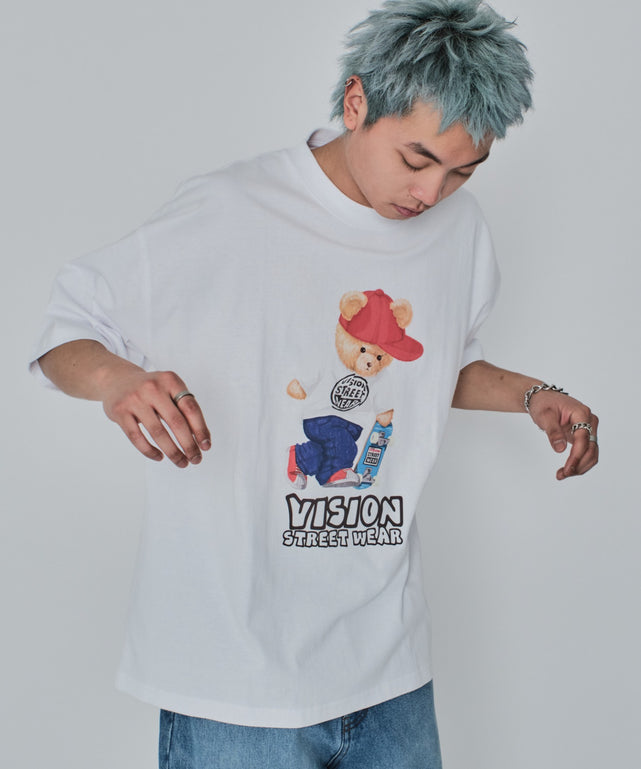 別注VISIONベアグラフィックT（SS）/ホワイト モデル：178cm L着用