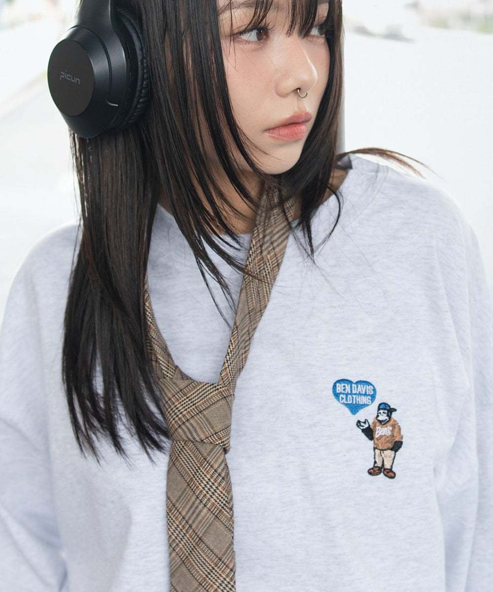 アッシュグレー　モデル：159cm M着用