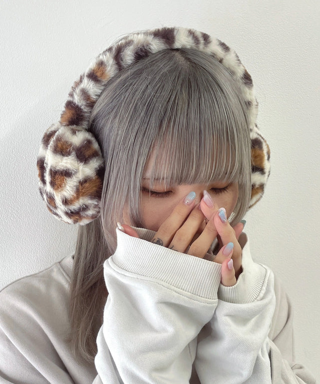 ベージュ
