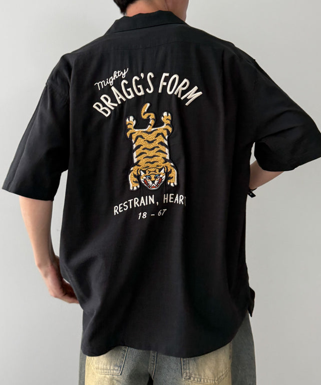 アサライクTIGERシシュウシャツ/ブラック モデル：175cm L着用