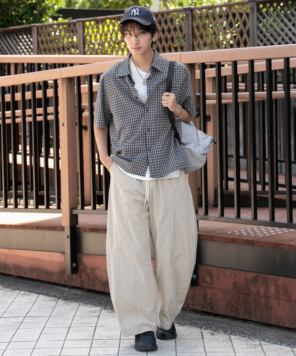 ベージュ モデル：180cm L着用