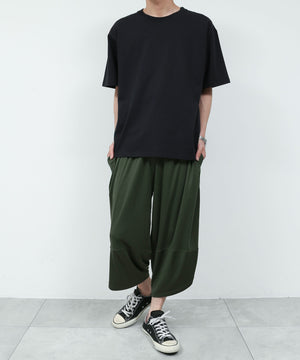 カーキ モデル：175cm L着用