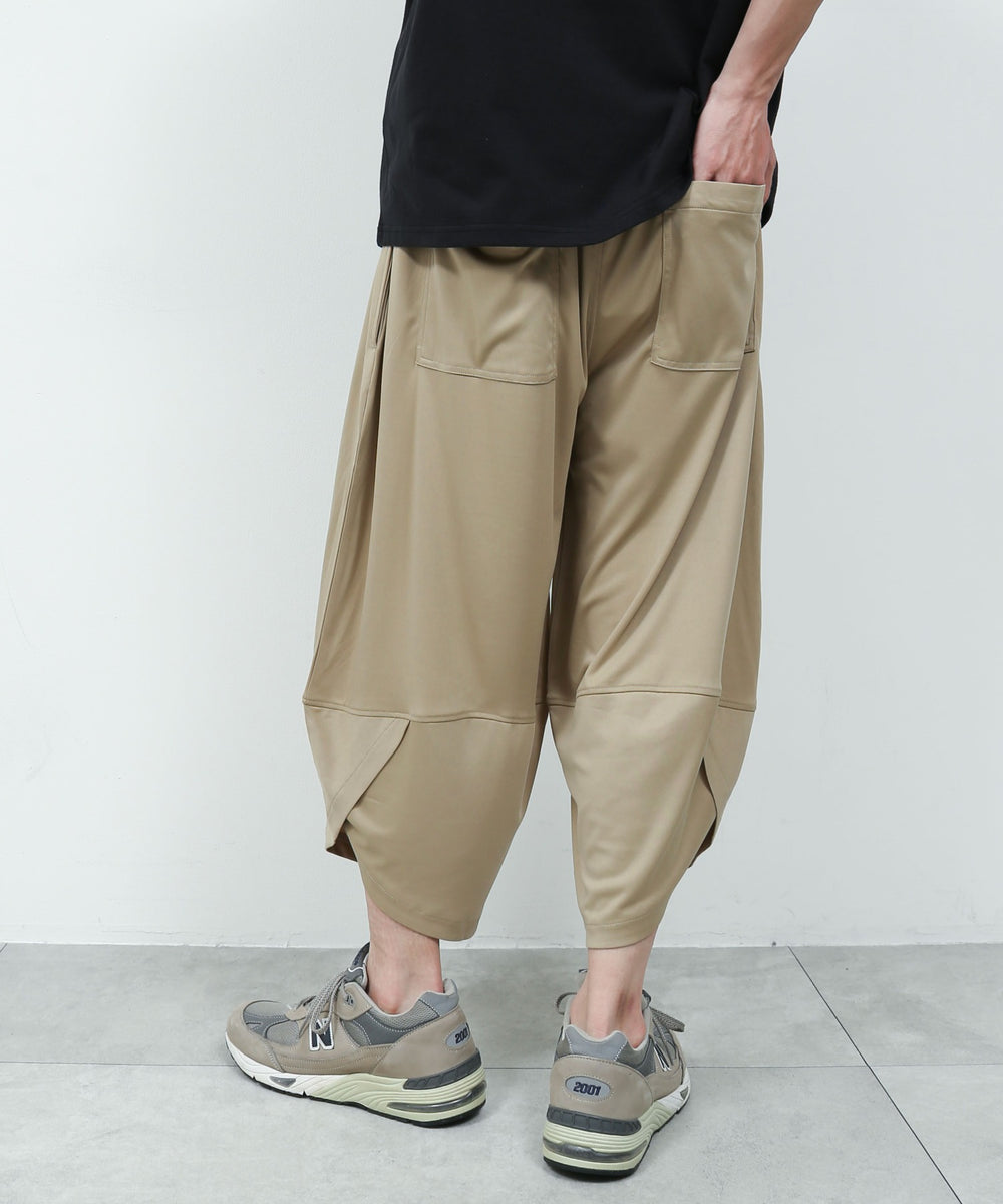 ベージュ モデル：175cm L着用