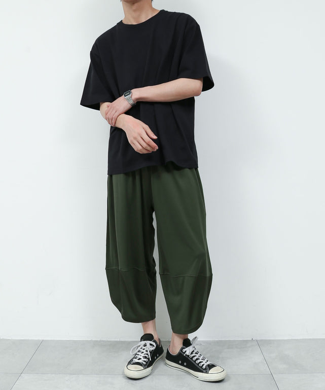 カーキ モデル：175cm L着用