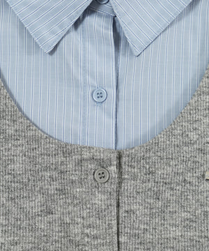 グレー