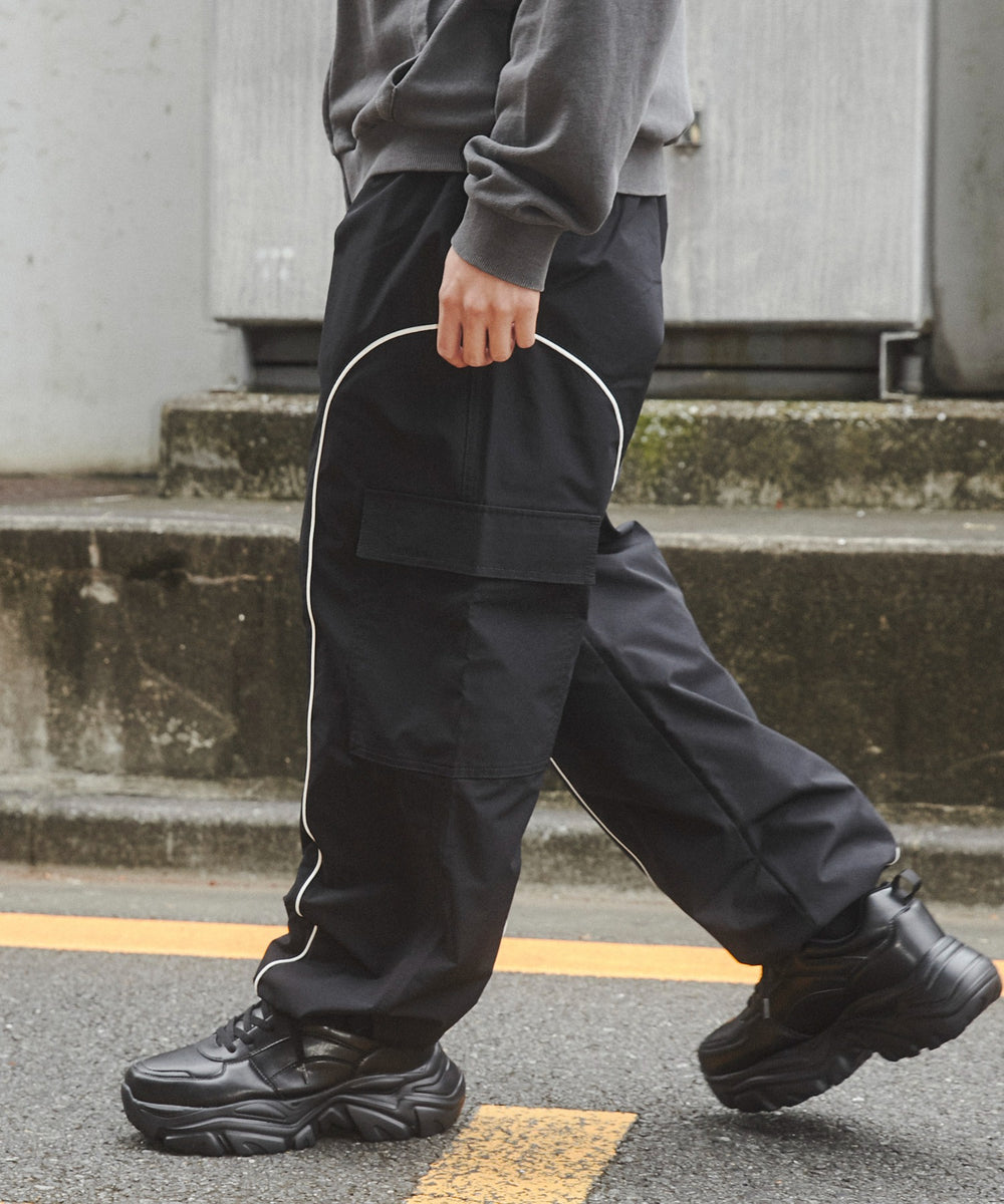 ブラック モデル：178cm M着用