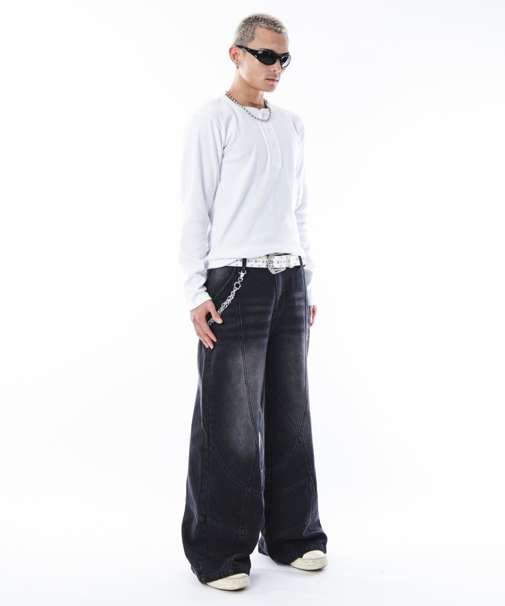 ホワイト　モデル：180cm L着用