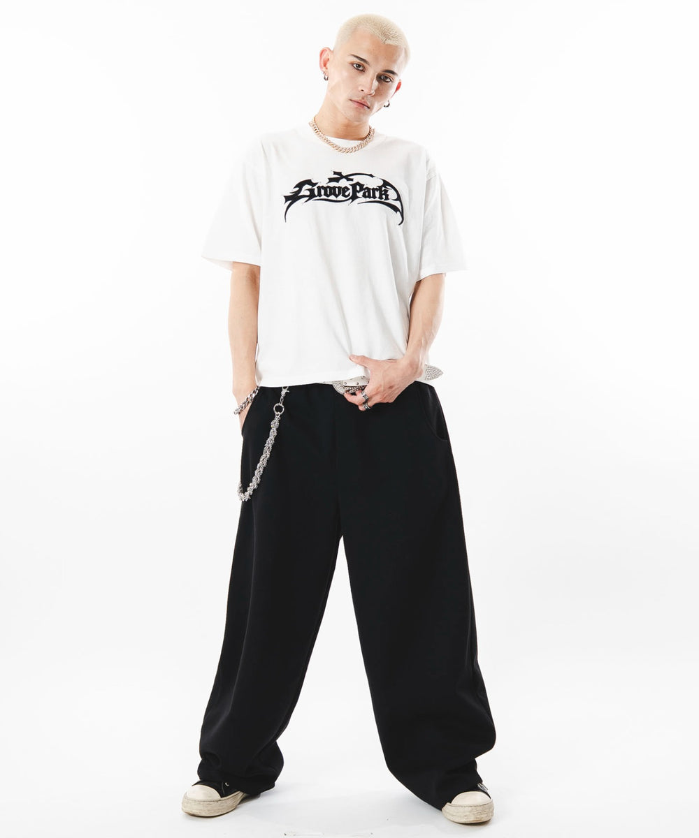 ホワイト モデル：180cm L着用