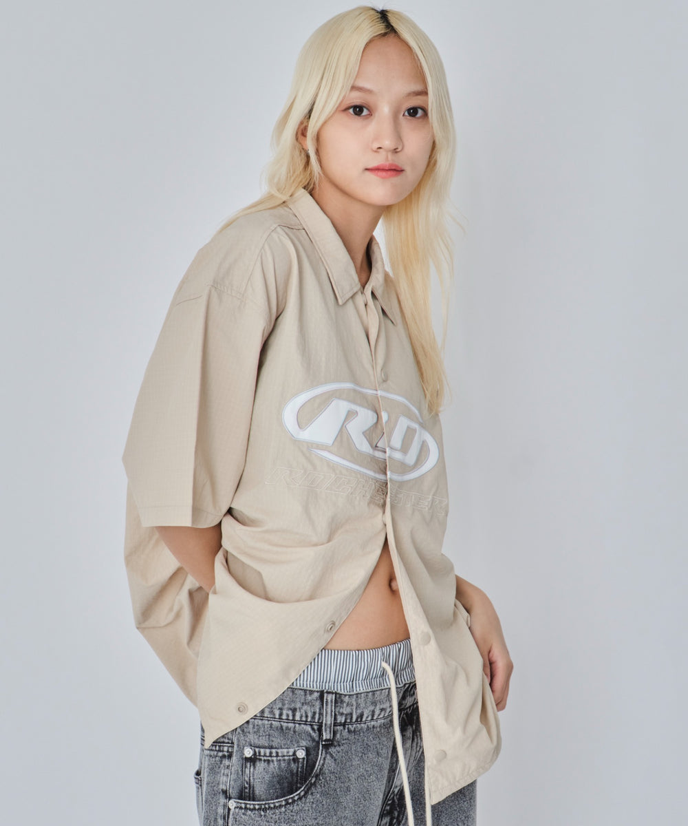ベージュ　モデル:172cm M着用