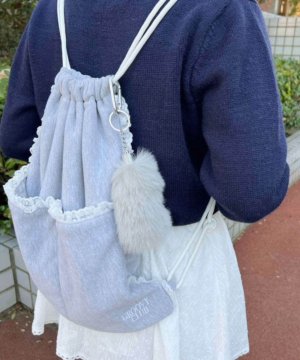 グレー