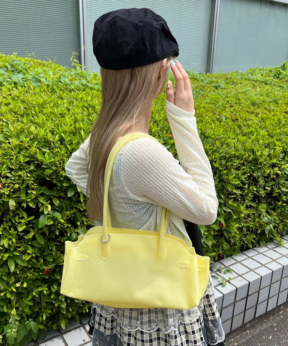 イエロー