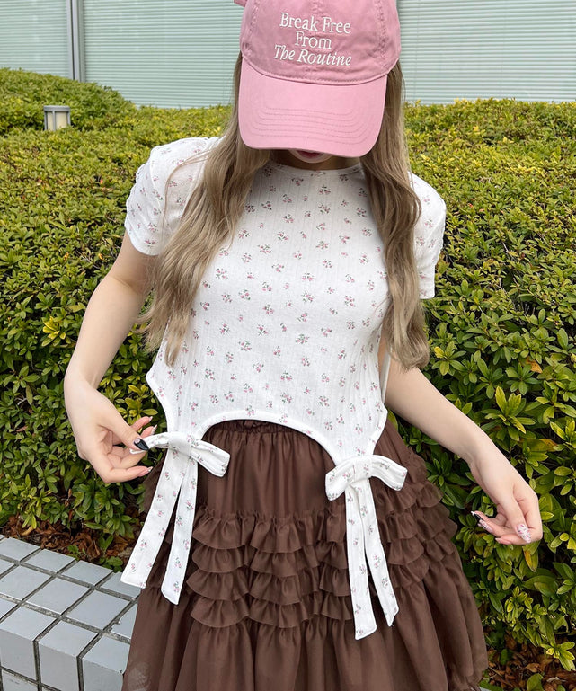 リトルフラワーWリボンTシャツ/ホワイト モデル：160㎝ F着用