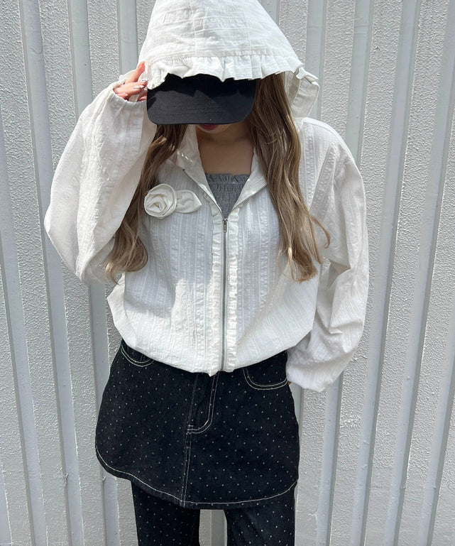 ホワイト モデル：160㎝ F着用