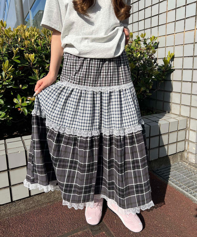 アソートパッチワークフリルロングスカート/グレー モデル：154㎝ F着用