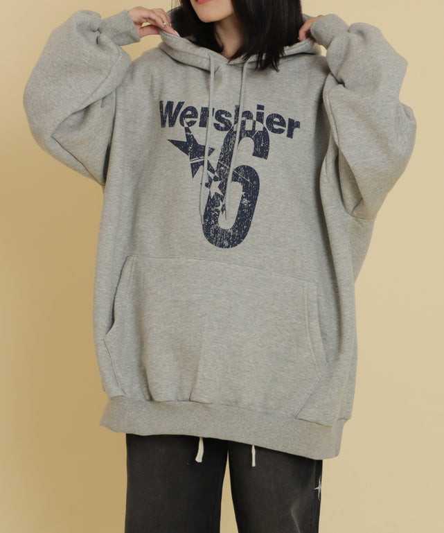 whershier6ビッグパーカー/杢グレー モデル：147cm F着用