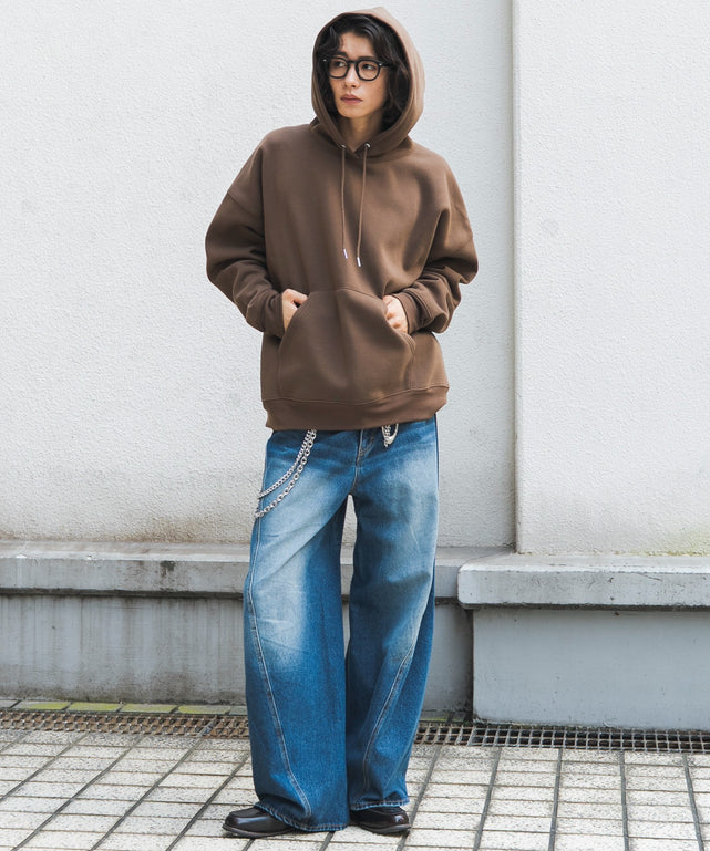 ブラウン モデル：182cm L着用