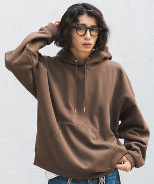 ブラウン モデル：182cm L着用