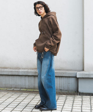 ブラウン モデル：182cm L着用