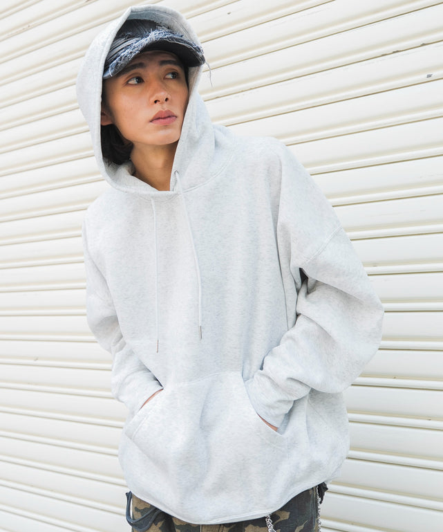 グレー モデル：182cm L着用