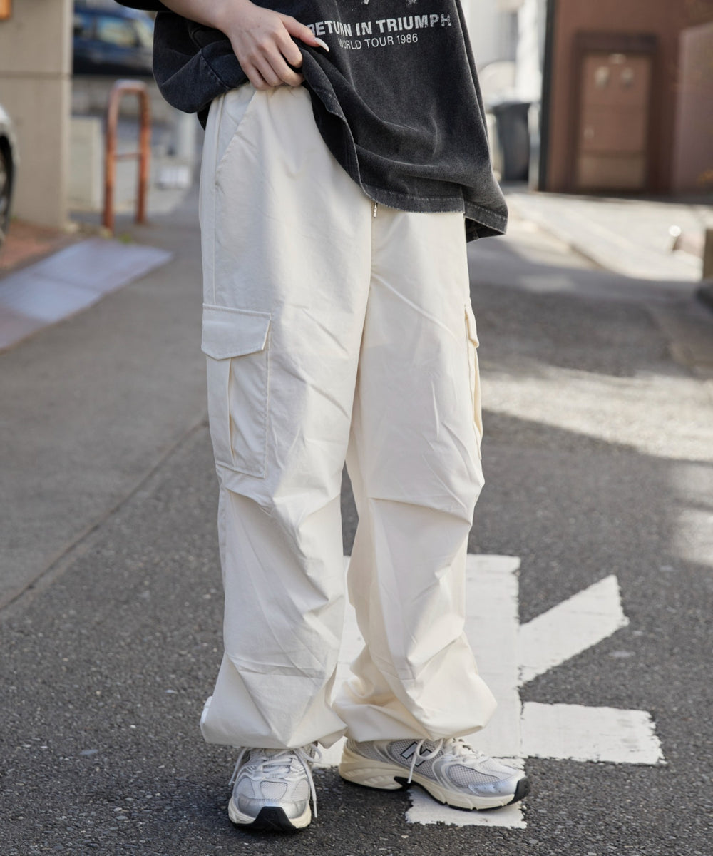 オフホワイト モデル：159cm M着用
