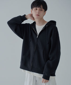ブラック　モデル:177cm L着用